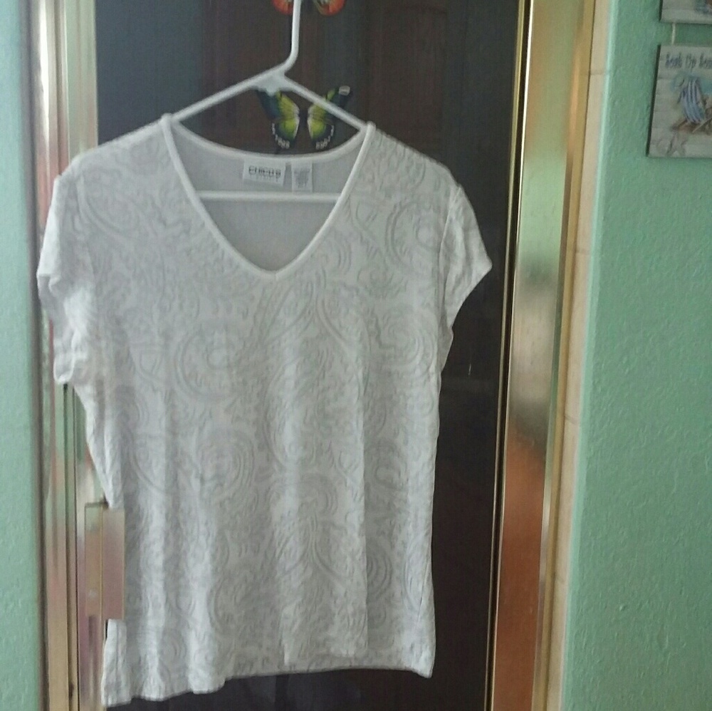 CHICO'S TRAVELER top. Size 2. White and silver